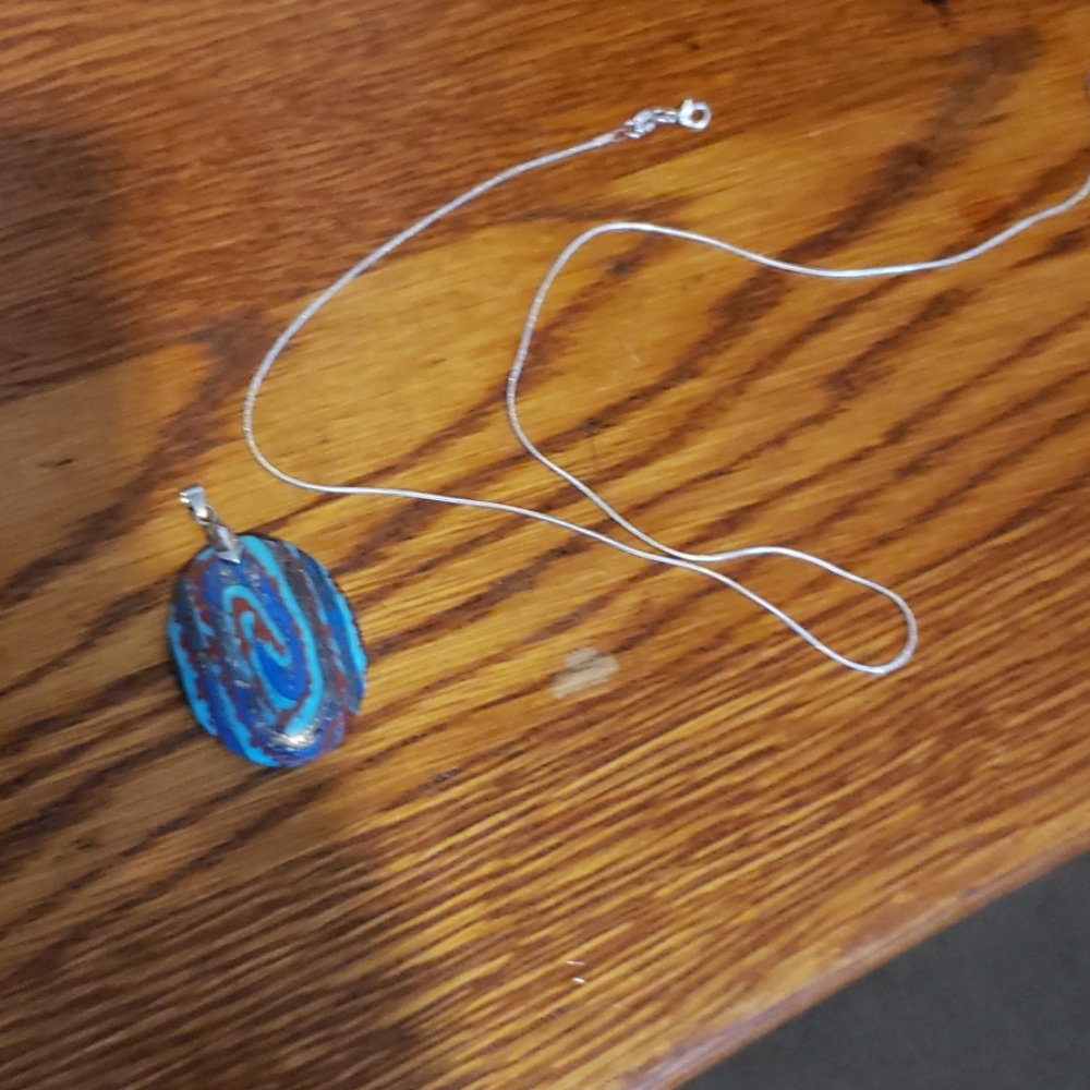 Pendant - Picture 2 of 3
